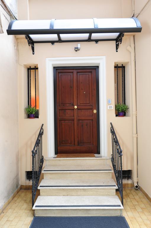 Fotofever Apt, Two Bedrooms With Air Conditioned In Elegant Shopping Area, Close To Vatican City Рим Екстер'єр фото